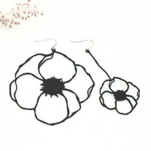 Load image into Gallery viewer, Mismatched Flower Earrings