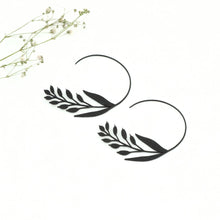 Load image into Gallery viewer, Leaf Hoops