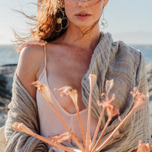 Load image into Gallery viewer, Mismatched Flower Earrings