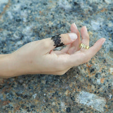 Load image into Gallery viewer, Daisy Ring