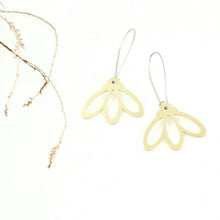 Load image into Gallery viewer, Petal Earrings
