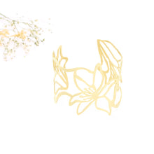 Load image into Gallery viewer, Madonna Lily Cuff

