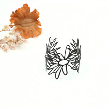 Load image into Gallery viewer, Daisy Cuff

