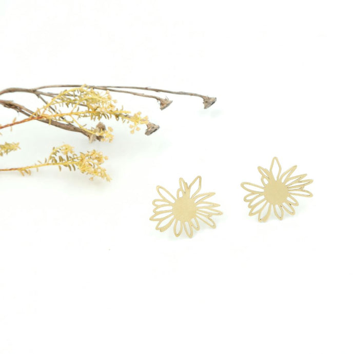 Daisy Studs