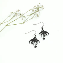 Load image into Gallery viewer, Aloe Earrings
