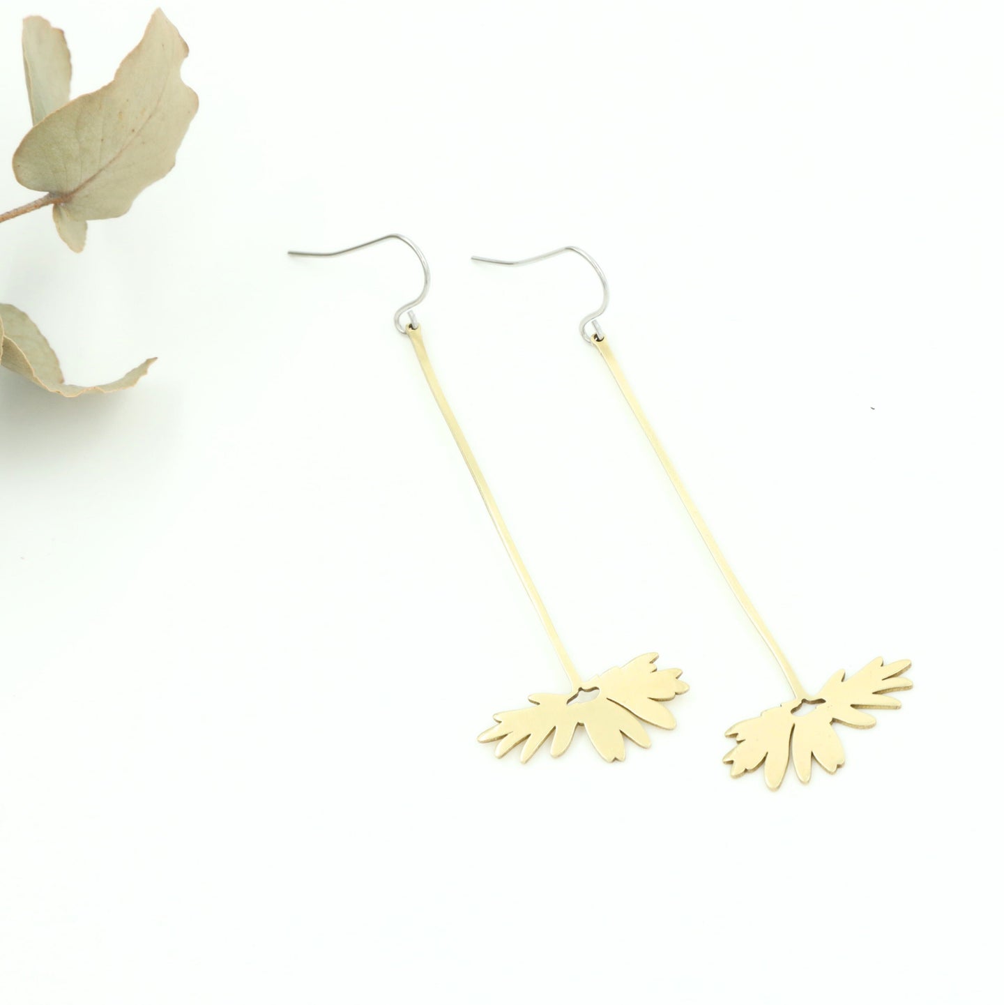 Solid Daisy Earrings