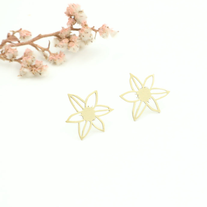 Star blossom studs