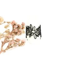Load image into Gallery viewer, Daisy Ring
