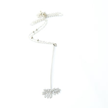 Load image into Gallery viewer, Single Daisy Choker
