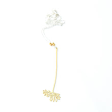 Load image into Gallery viewer, Single Daisy Choker
