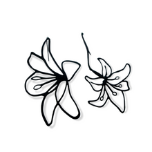 Load image into Gallery viewer, Madonna Lily Earrings
