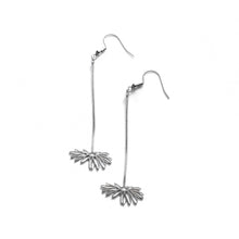 Load image into Gallery viewer, Daisy Earrings
