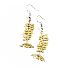 Load image into Gallery viewer, Small Flower Earrings
